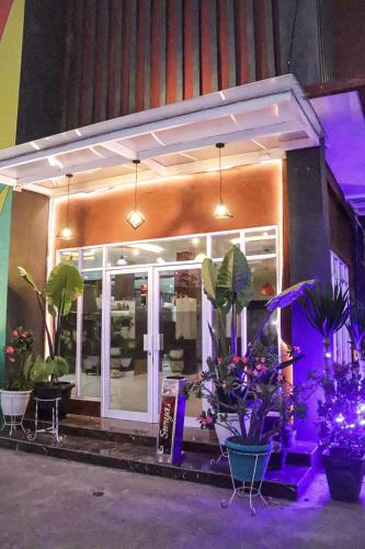 hotel pesona merak