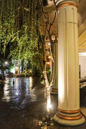 hotel pesona merak