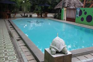hotel pesona merak