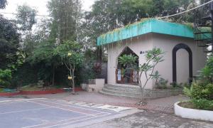 hotel pesona merak