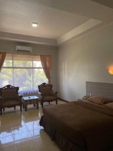 hotel pesona merak