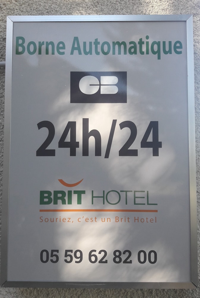 brit hotel confort pau lons