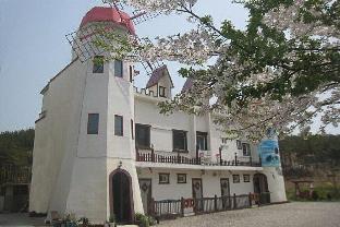 windmill and light house pension