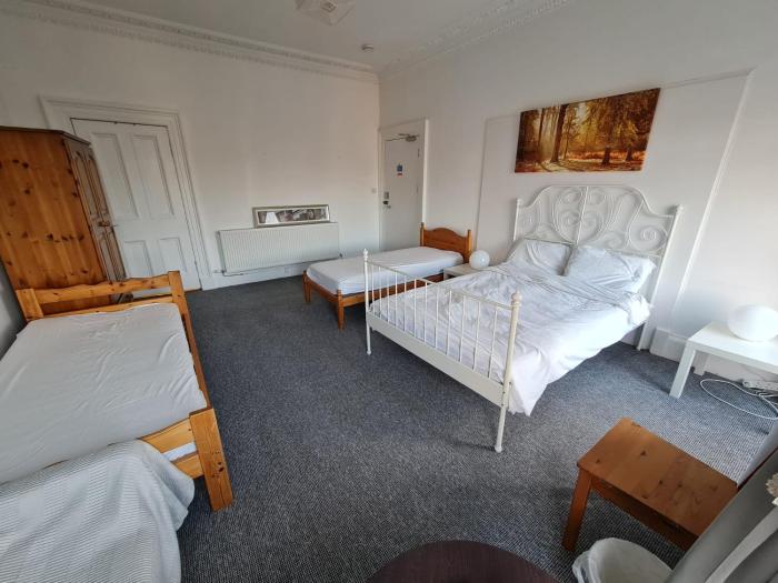 edinburgh travel house