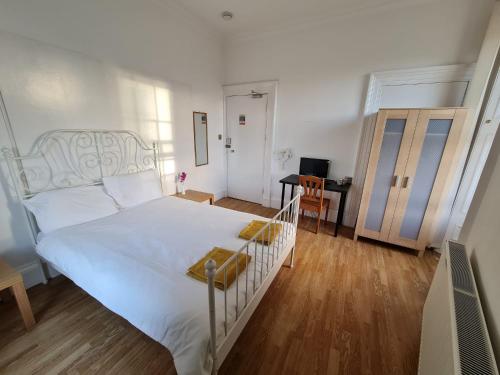 edinburgh travel house