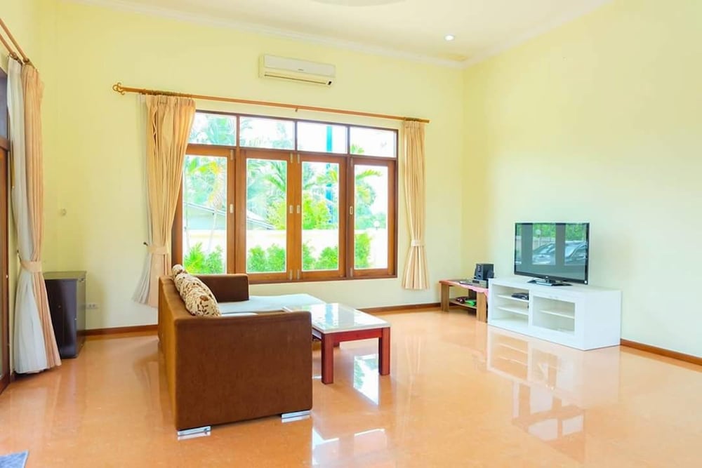 tansita house 1