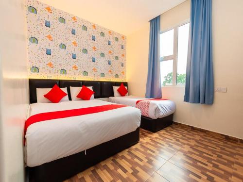 Gold City Hotel,,2 star