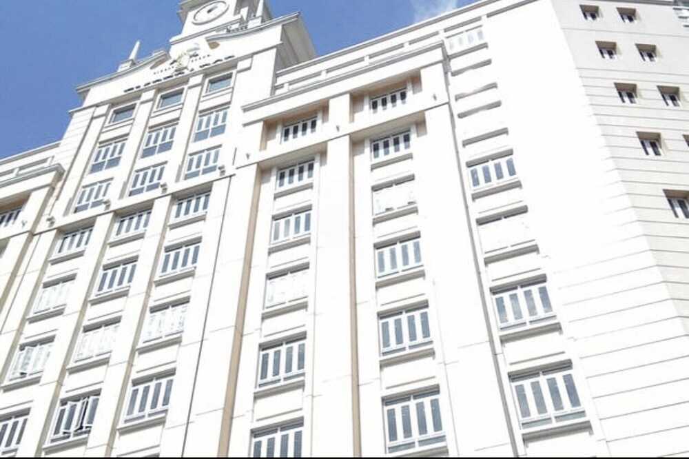 favila condotel units 150 newport blvrd