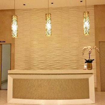 favila condotel units 150 newport blvrd