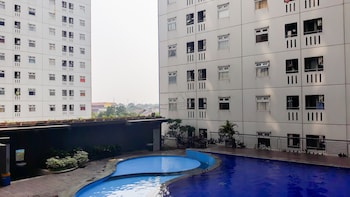 comfy and clean 2br green pramuka apartment