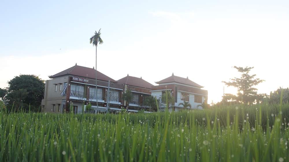 kubu bali suite seminyak