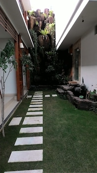 kubu bali suite seminyak