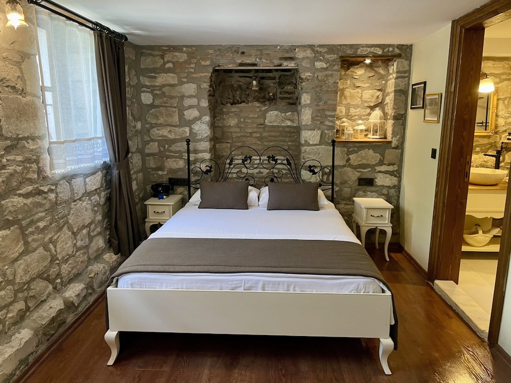 1870s tas konak otel