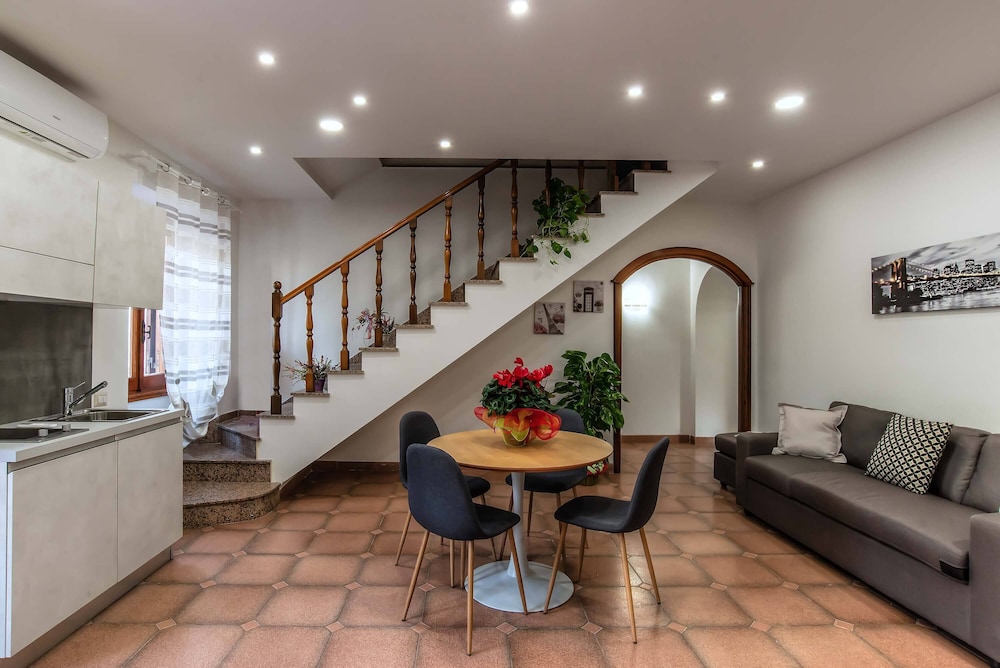 plaza rooms ciampino