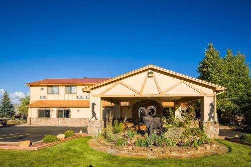 alpine inn and suites