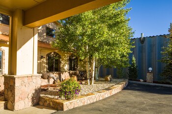 alpine inn and suites
