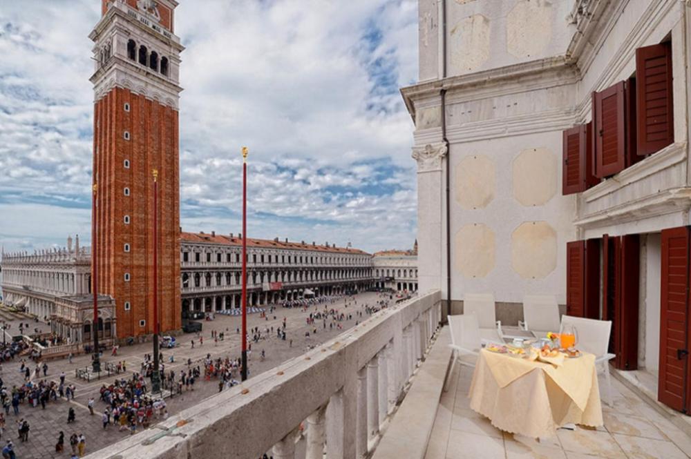 torre dellorologio suites