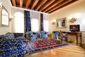 torre dellorologio suites