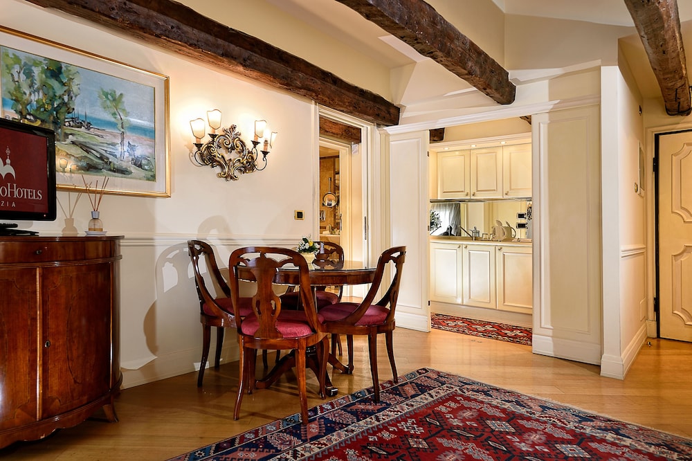 torre dellorologio suites