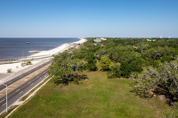 doubletree by hilton hotel biloxi