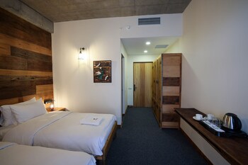 sazano wine cellar and hotel