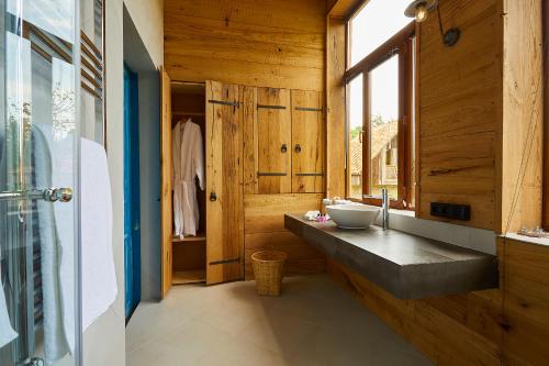 sazano wine cellar and hotel