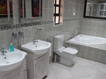 romans rest guest house
