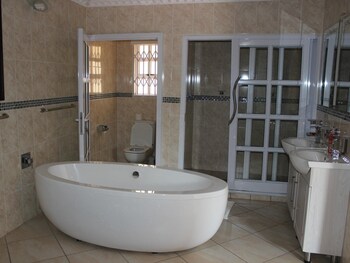 romans rest guest house