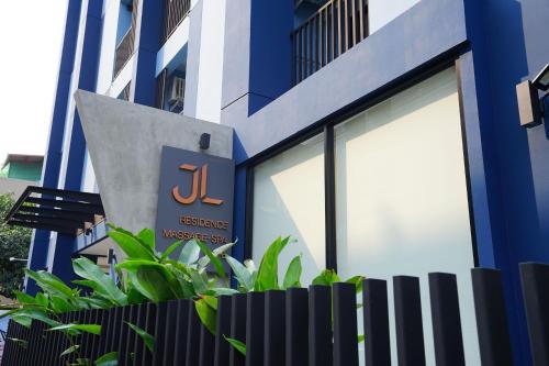 j and l residence and spa