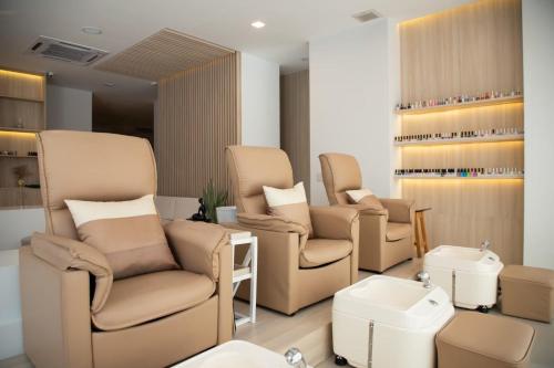 j and l residence and spa