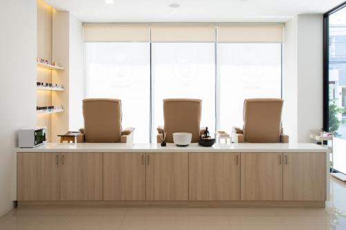 j and l residence and spa