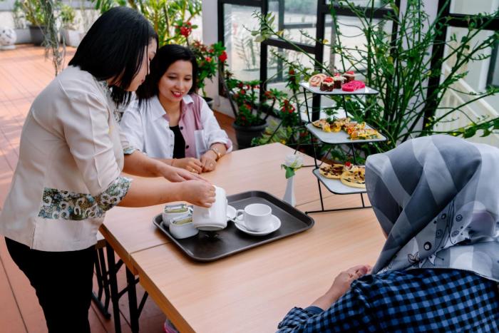 beth kasegaran theresia