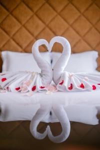 beth kasegaran theresia