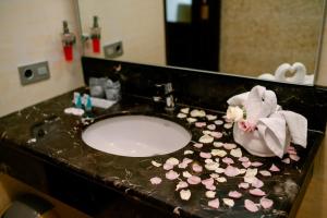 beth kasegaran theresia