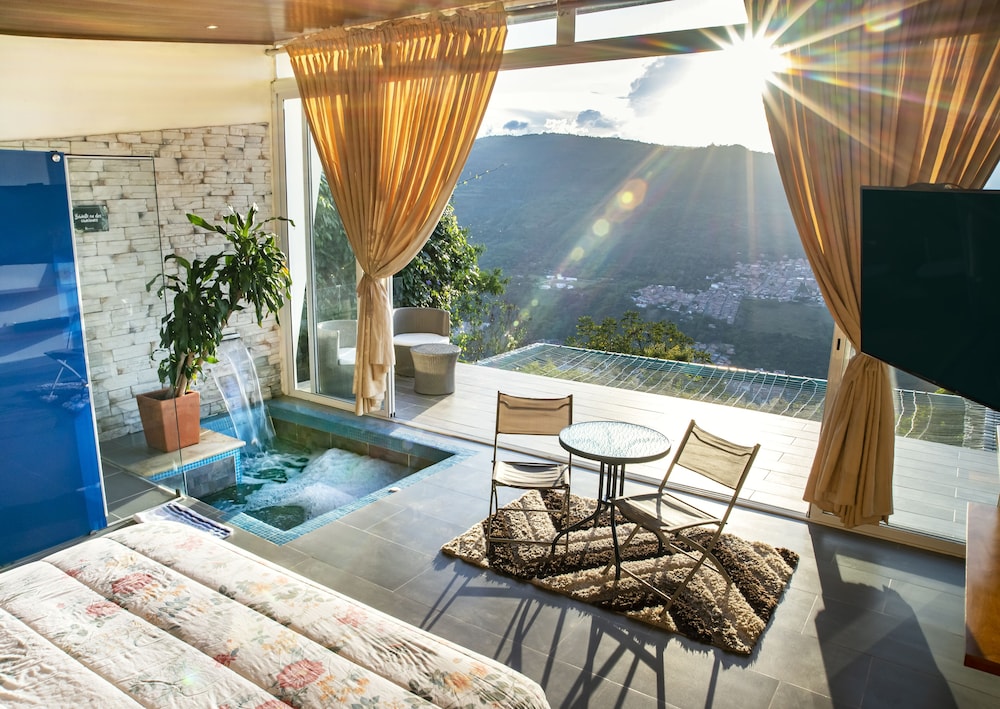sunset palm lodge