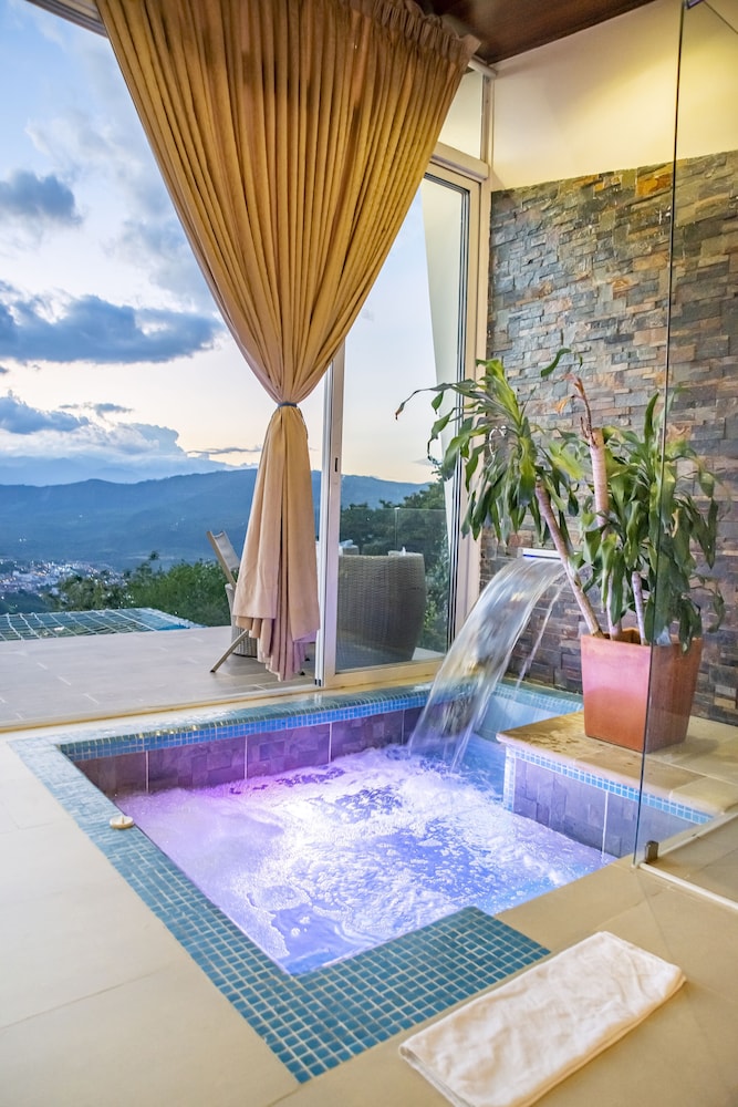 sunset palm lodge