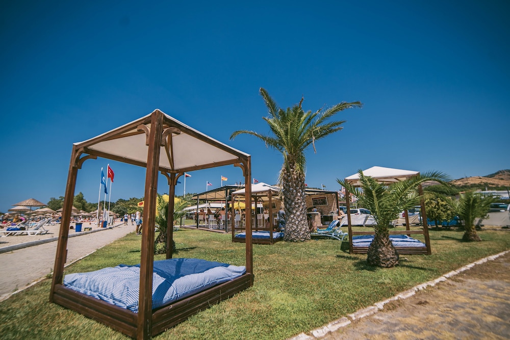 hanedan beach hotel