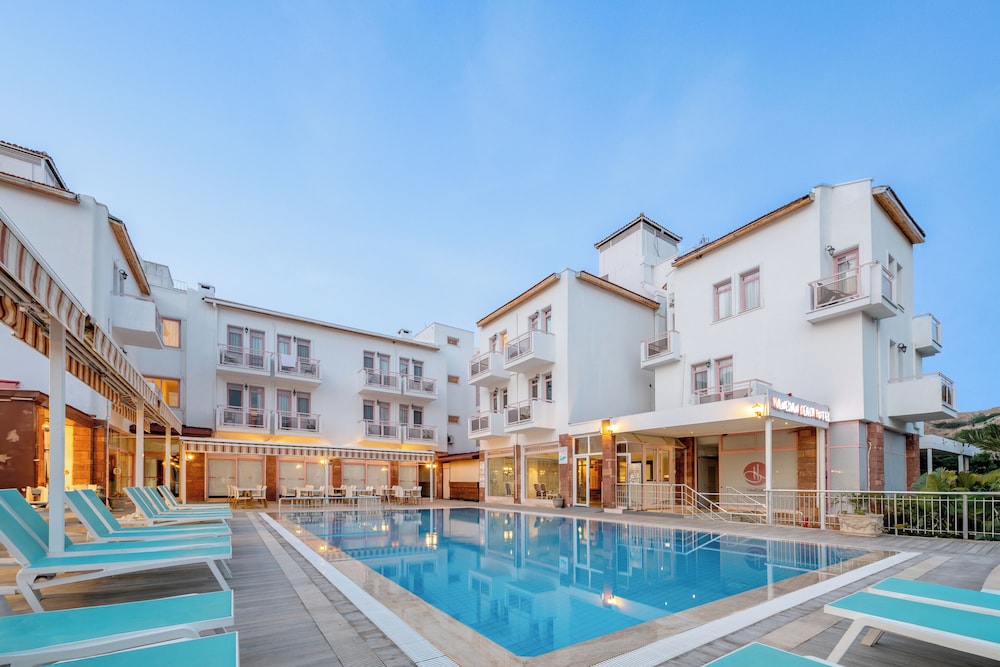 hanedan beach hotel