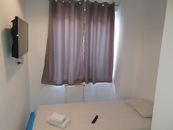 piata uniri cozy inn