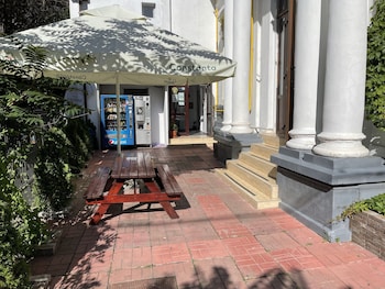 piata uniri cozy inn