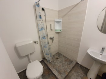 piata uniri cozy inn