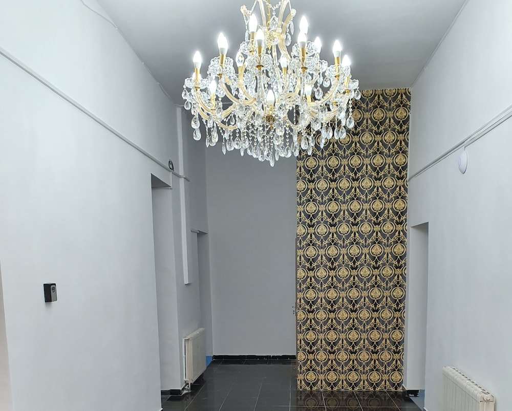 piata uniri cozy inn