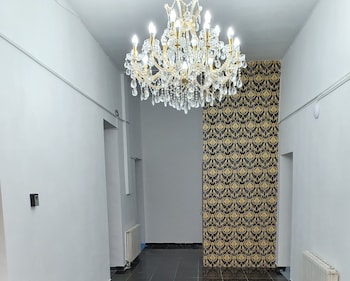 piata uniri cozy inn