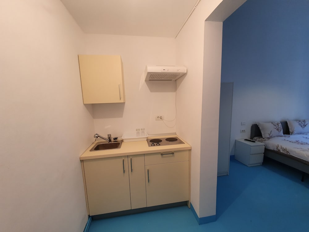 piata uniri cozy inn