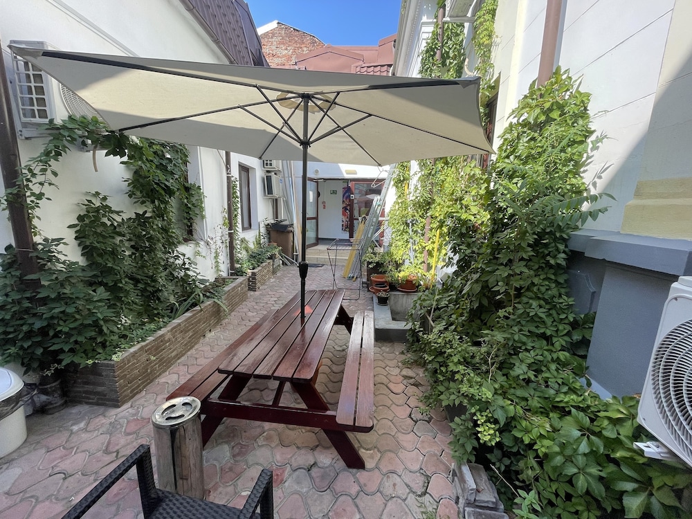 piata uniri cozy inn