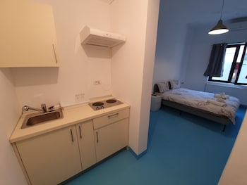 piata uniri cozy inn