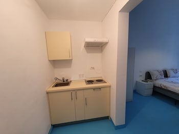 piata uniri cozy inn