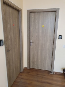 piata uniri cozy inn
