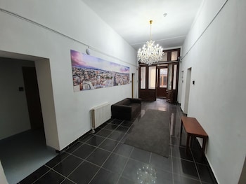 piata uniri cozy inn