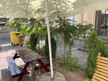 piata uniri cozy inn